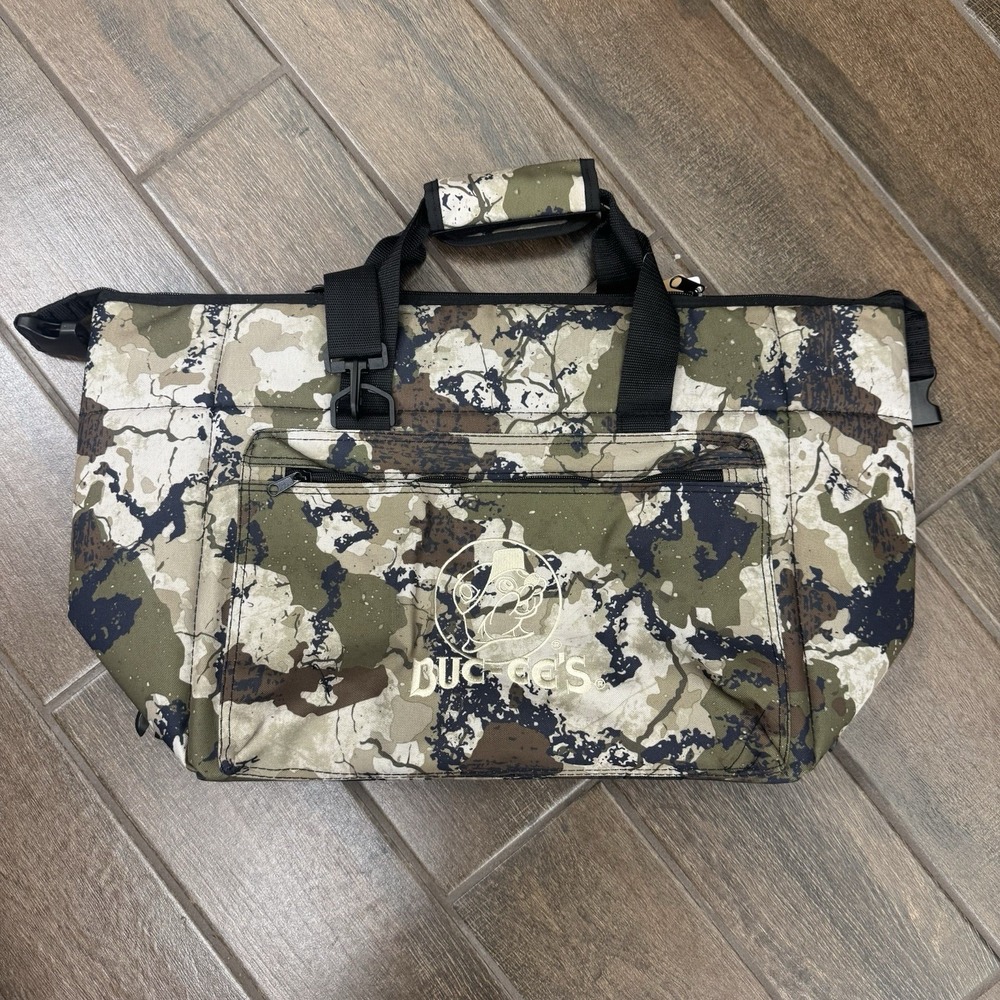 Buc-ees Texas Travel Cooler Bag 24 CANS Bucees Embroidered On Camo Canvas